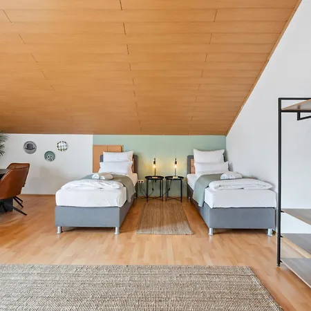 شقة Geraeumige 2,5 Zimmer-wohnung - Balkon - 6 Schlafplaetze - Parkplatz Lochgau