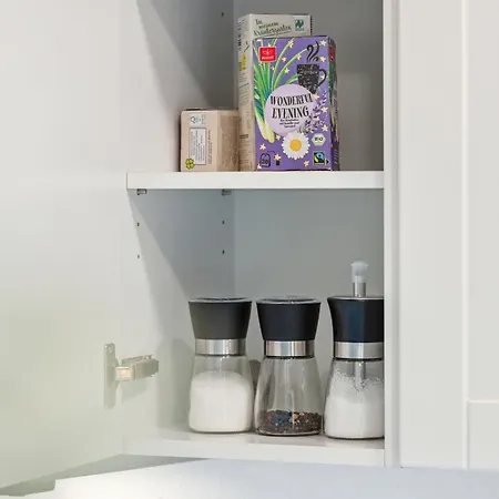 Geraeumige 2,5 Zimmer-wohnung - Balkon - 6 Schlafplaetze - Parkplatz Lejlighed