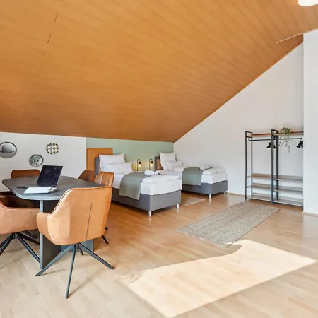 Geraeumige 2,5 Zimmer-wohnung - Balkon - 6 Schlafplaetze - Parkplatz * Lochgau
