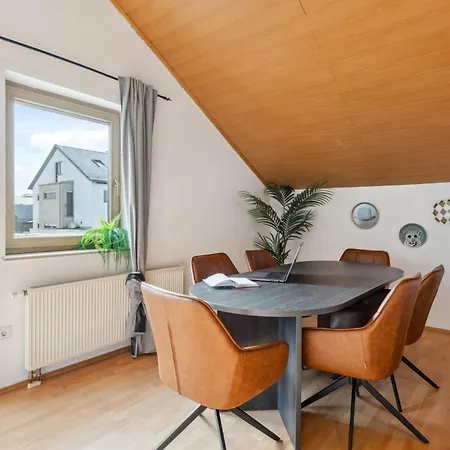 Lejlighed Geraeumige 2,5 Zimmer-wohnung - Balkon - 6 Schlafplaetze - Parkplatz Lochgau